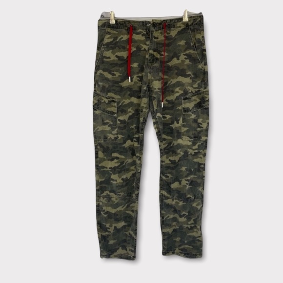 Other - ⭐️50% OFF SALE És Men’s Camo Cargo Pants